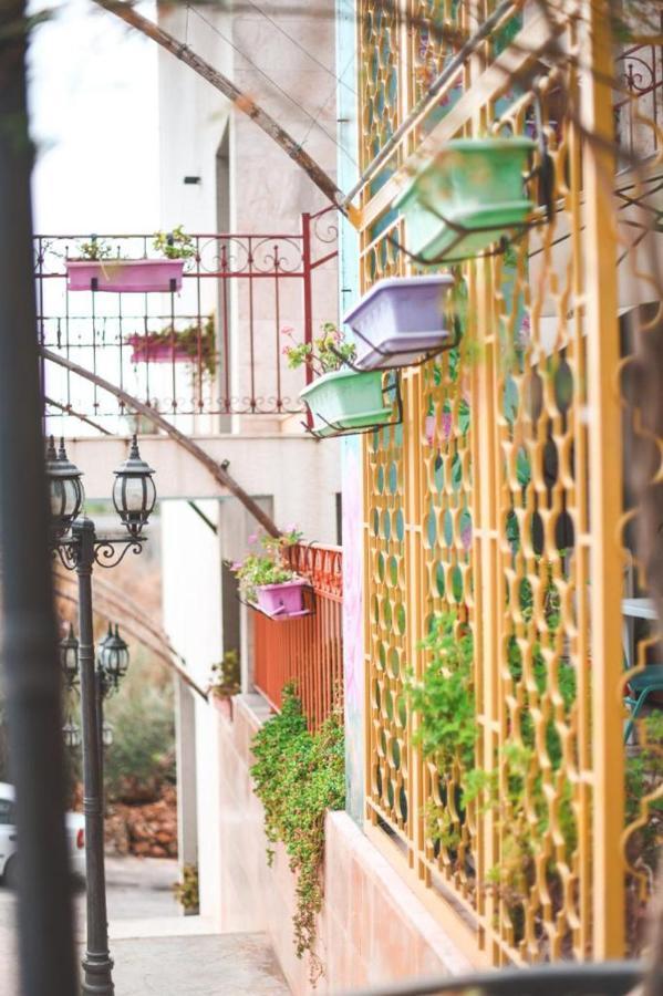 Damask Rose, Lebanese Guest House Jounieh Exterior foto